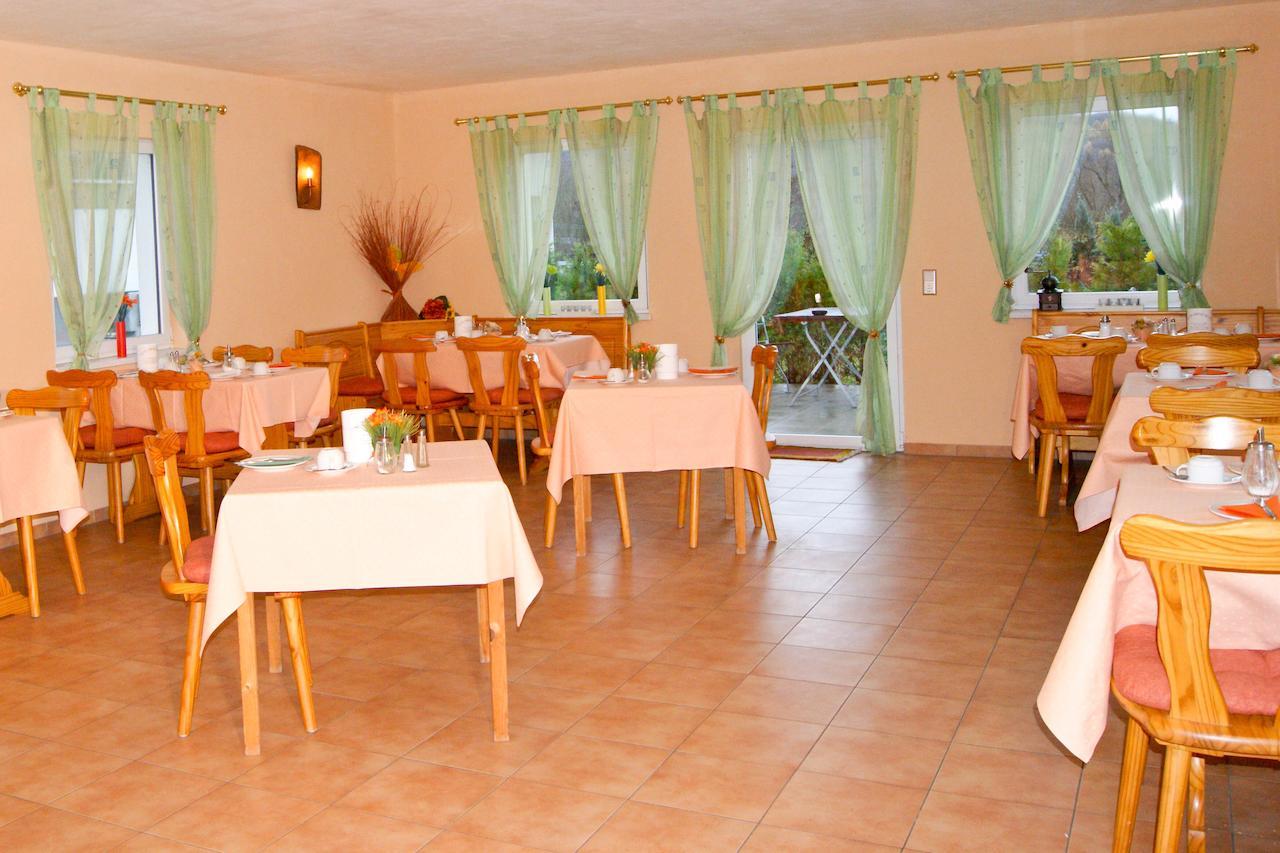 Hotel Schonunger Bucht Waigolshausen Ngoại thất bức ảnh