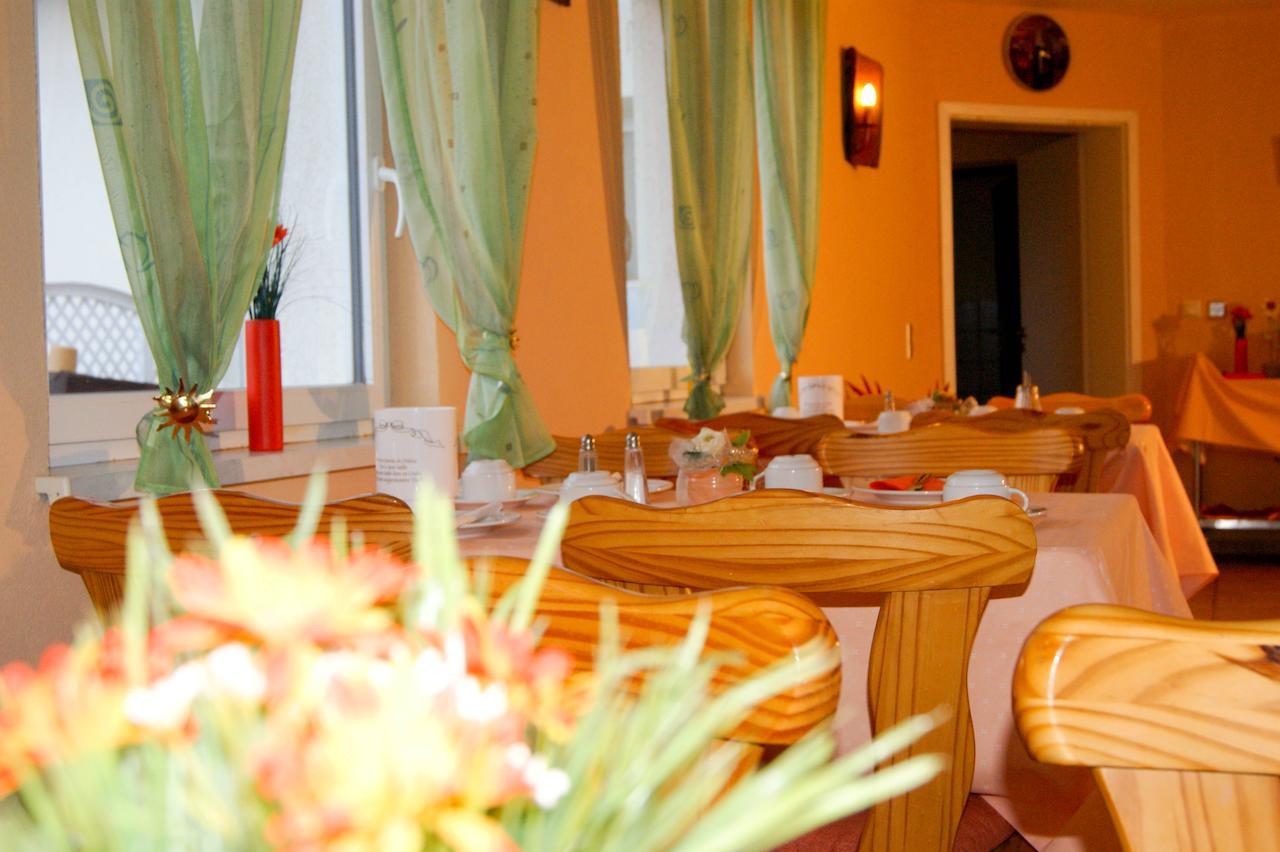 Hotel Schonunger Bucht Waigolshausen Ngoại thất bức ảnh