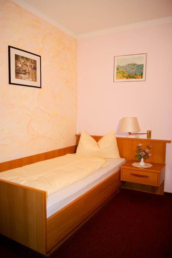 Hotel Schonunger Bucht Waigolshausen Phòng bức ảnh