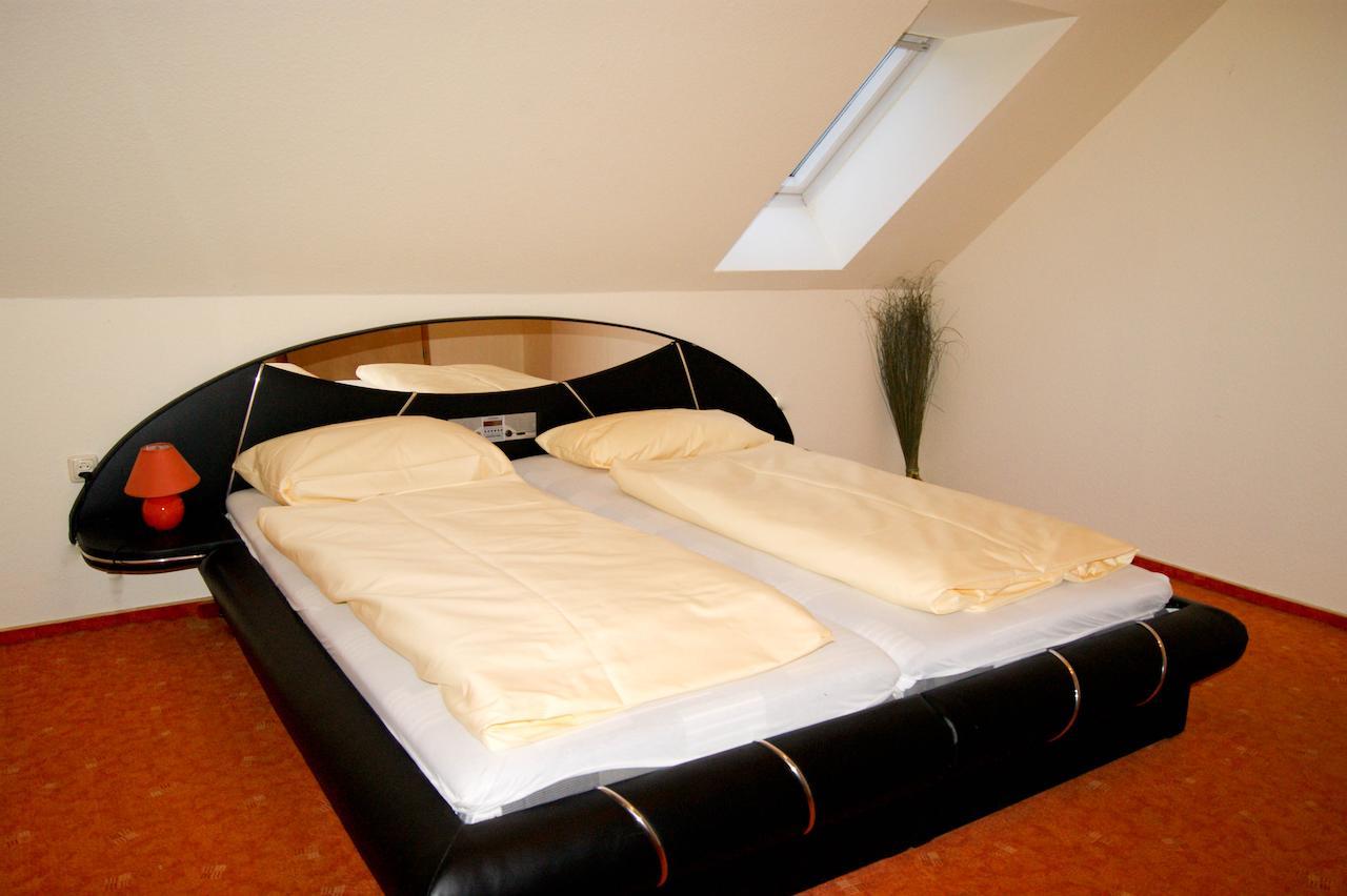 Hotel Schonunger Bucht Waigolshausen Phòng bức ảnh